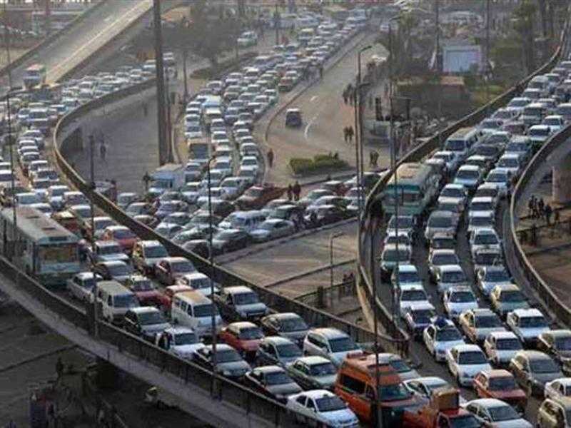 «الشوارع زحمة».. تعرف على الحالة المرورية في القاهرة والجيزة
