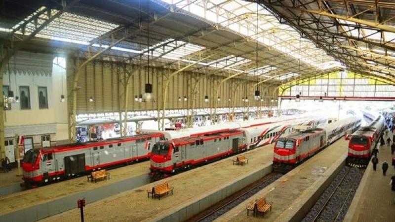 «السكة الحديد» تبدأ اليوم تشغيل قطارات إضافية بمناسبة إجازة نصف العام