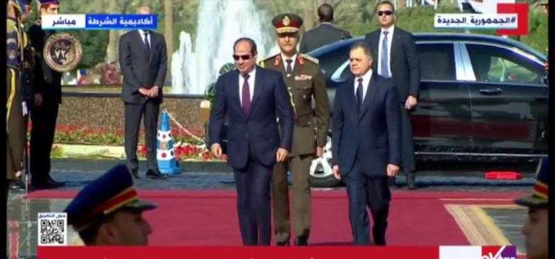 الرئيس السيسي يصل مقر احتفالية عيد الشرطة الـ 72