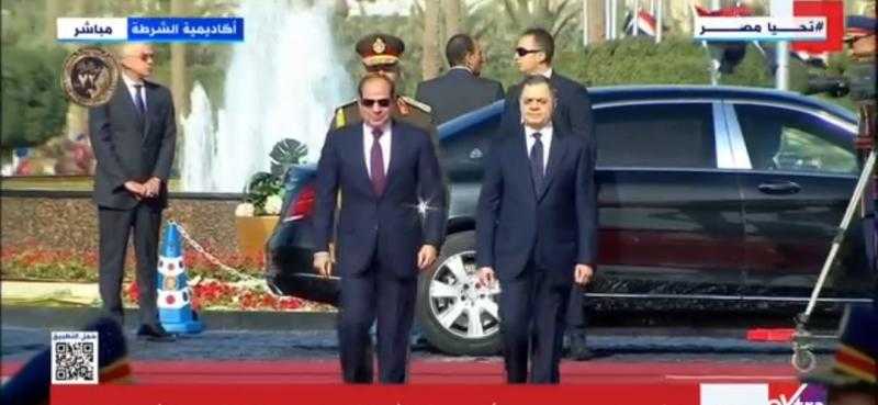 لحظة وصول الرئيس السيسي إلى مقر أكاديمية الشرطة.. فيديو
