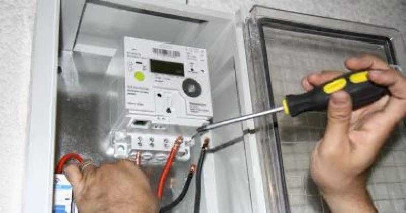 ضبط 13 ألف قضية سرقة تيار كهربائي خلال 24 ساعة