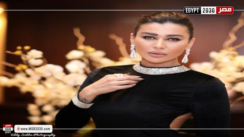 الفنانة اللبنانية نادين الراسي