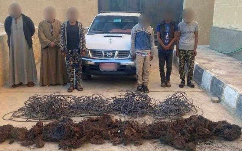 سقوط تشكيلات عصابية لسرقة أبواب المقابر وعدادات المياه والكابلات الكهربائية بعدد من المحافظات