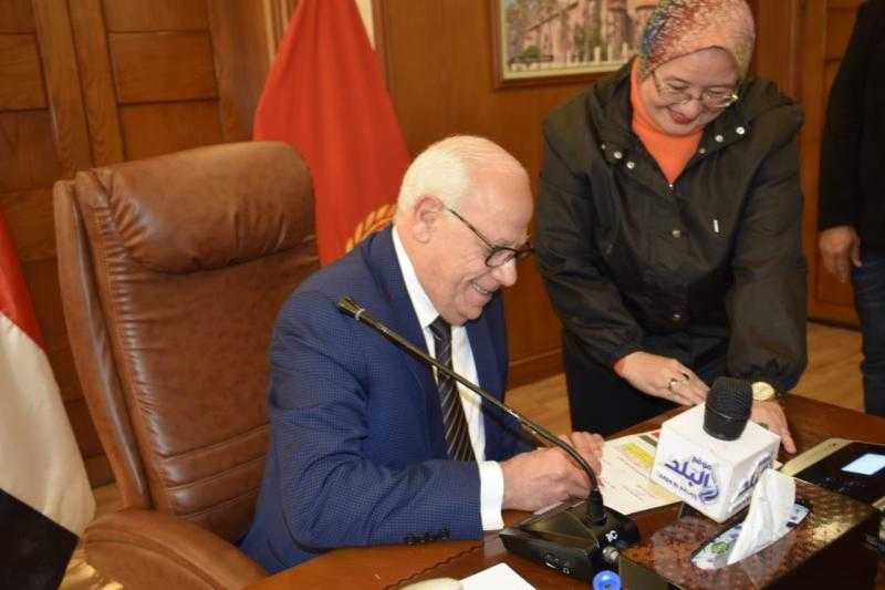 محافظ بورسعيد يعتمد نتيجة الفصل الدراسي الأول للشهادة الإعدادية بنسبة نجاح 75.4٪