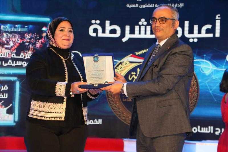 رئيس هيئة قصور الثقافة يشهد احتفالية عيد الشرطة على مسرح السامر