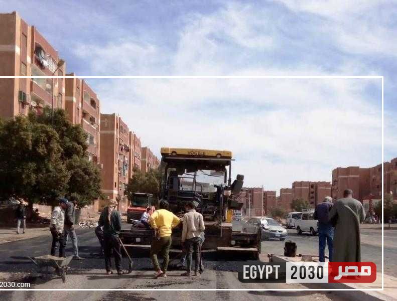 محافظ أسوان: تنفيذ مشروعات الرصف المدرجة بالخطة الاستثمارية بنسبة 52 %