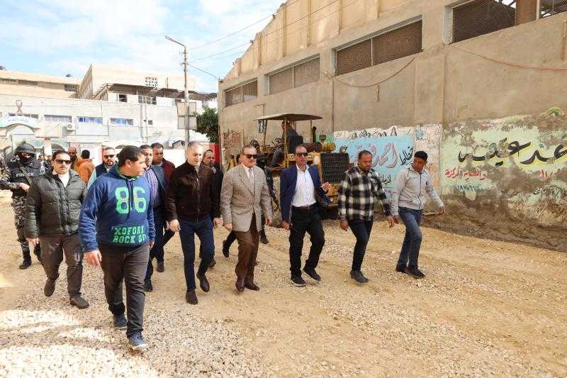 محافظ كفر الشيخ يتفقد مشروعات الرصف بعدد من الشوارع
