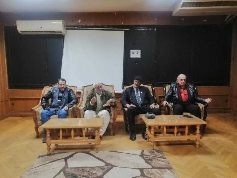 أصول الشعر الشعبي في نقاشات نادي الأدب بالإسماعيلية