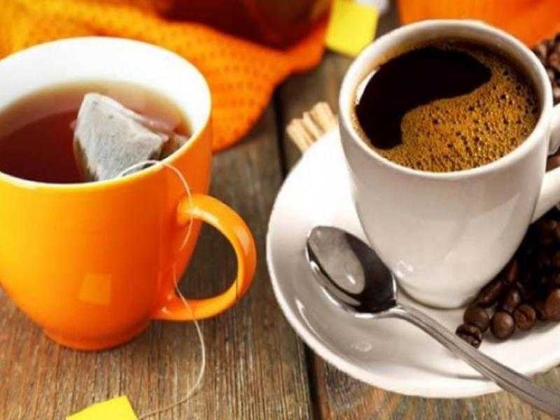 أفضل موعد لتناول الشاي والقهوة في اليوم.. «فيديو»