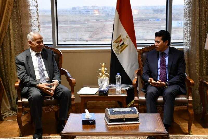 وزير الرياضة يعقد جلسة تصالح بين أعضاء مجلس إدارة نادي سموحة