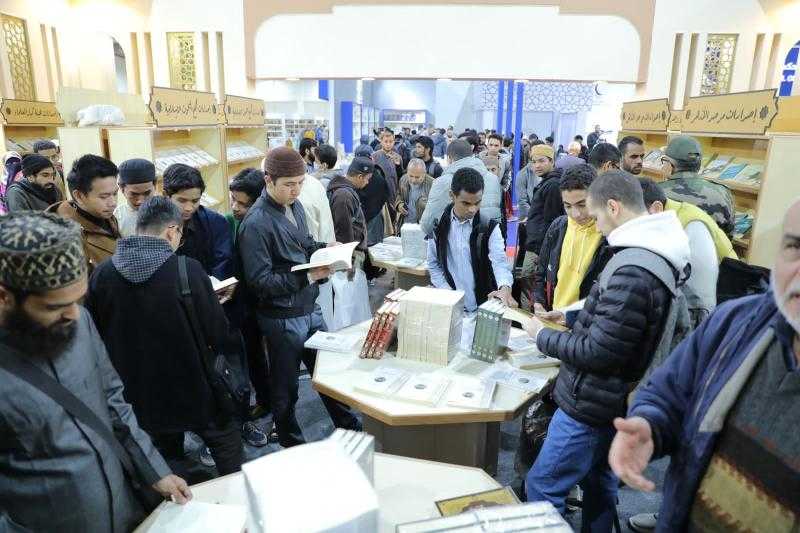 في جناح الأزهر بمعرض الكتاب.. الإمام الأكبر يرد على المزاعم الصهيونية
