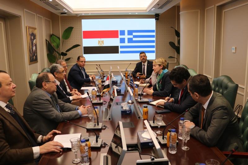 وزير الكهرباء يبحث سبل التعاون بين مصر واليونان مع نائبة وزير البيئة والطاقة اليوناني