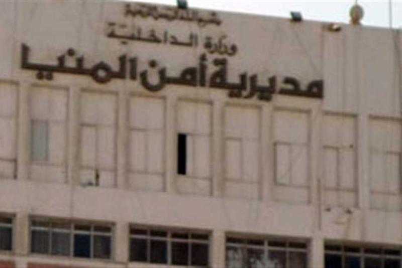 ضبط عامل انتحل صفة موظف بجهة حكومية للنصب على المواطنين بالمنيا