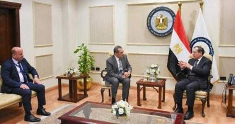 الملا: وضع جدول زمني لبداية العمل في حقلي خليج السويس والصحراء الشرقية