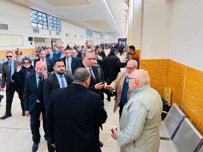 النقيب العام يجري جولة تفقدية لغرف المحامين بمحكمة بورسعيد الابتدائية