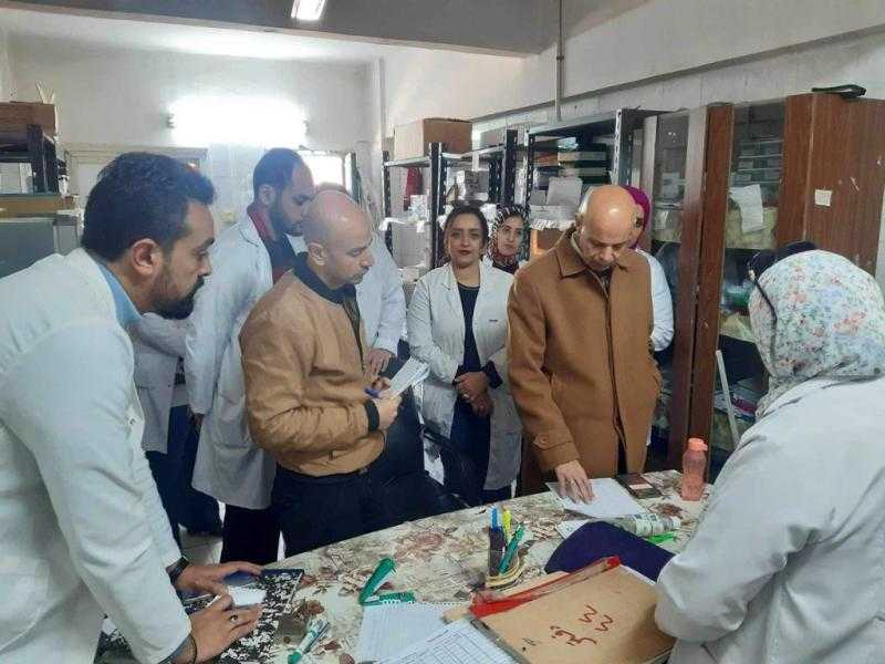 وكيل وزارة الصحة بالشرقية يتفقد الخدمة الطبية بمستشفى القنايات المركزي