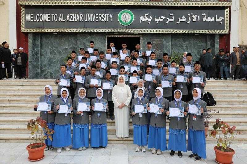 كواليس تكريم جامعة الأزهر لـ طلاب إندونيسيا المشاركين في ”المعايشة اللغوية”