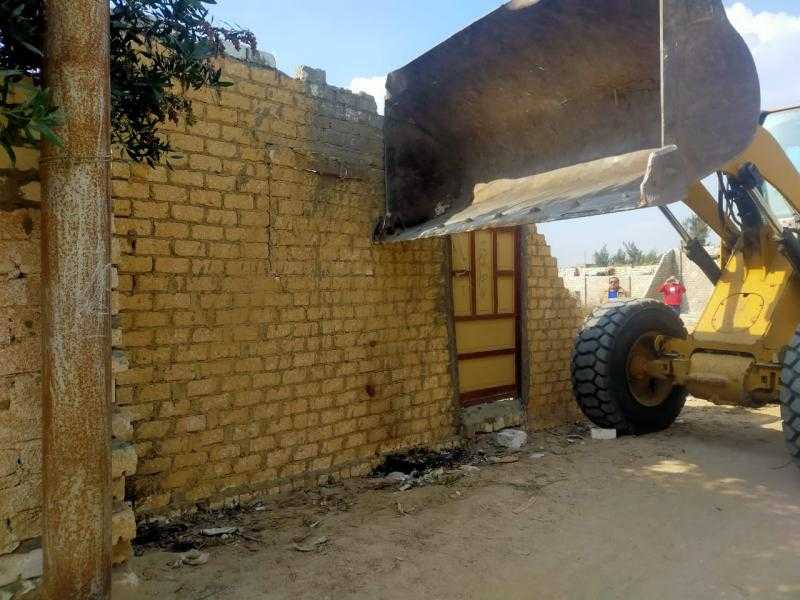 إزالة 27 حالة تعد على أراضي أملاك الدولة بالإسماعيلية
