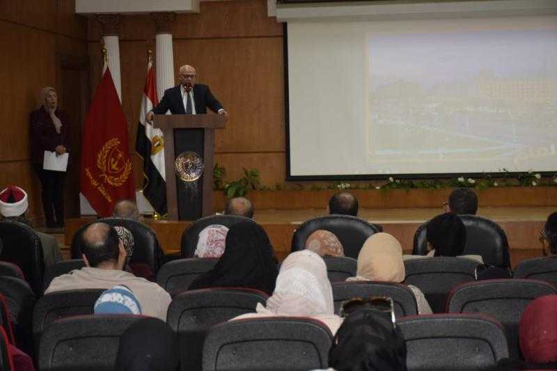 محافظ بورسعيد يفتتح ورشة عمل خاصة بنظام البيرول وتعظيم الإيرادات