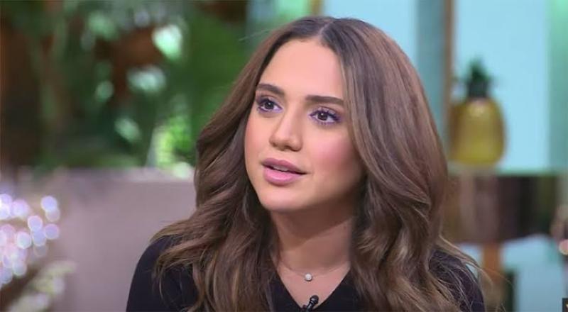 نقل الفنانة رنا رئيس إلى المستشفى.. ما الحقيقة؟