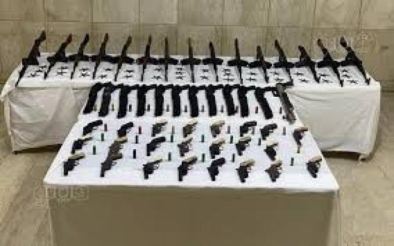 القبض على 108 متهمين بحوزتهم 131 قطعة أسلحة نارية