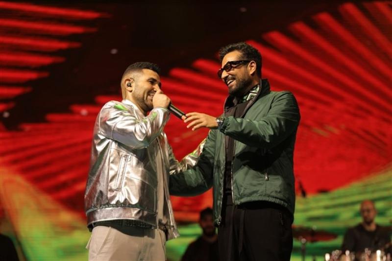 أحمد سعد يغني لشقيقه عمرو سعد «بحبك يا صاحبي» في دبي