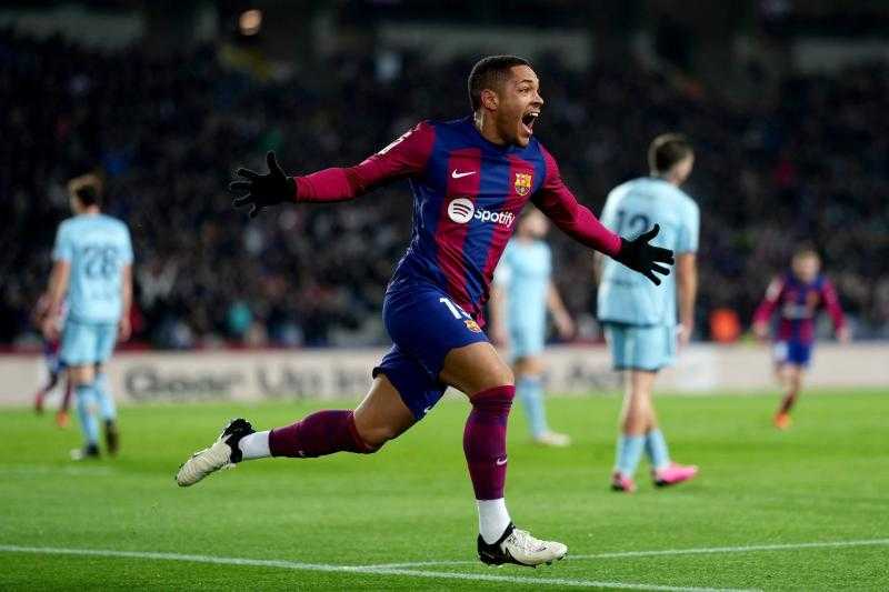 برشلونة يفوز على ألافيس  بثلاثية في الدوري الإسباني