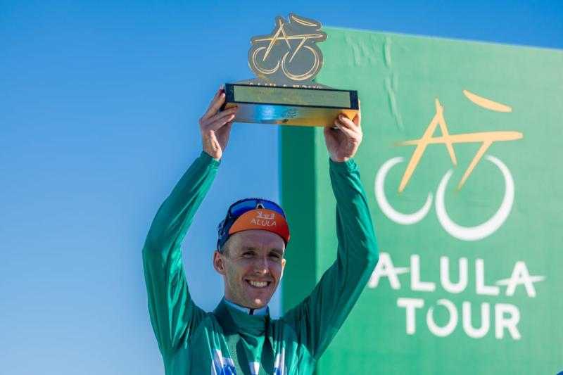 الدرّاج البريطاني ”سايمون ييتس” بطلاً للنسخة الرابعة من سباق طواف العــلا 2024