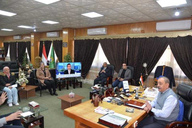 محافظ الإسماعيلية يناقش إنشاء وتطوير مجموعة من مدارس التكنولوجيا التطبيقية والتعليم الفني