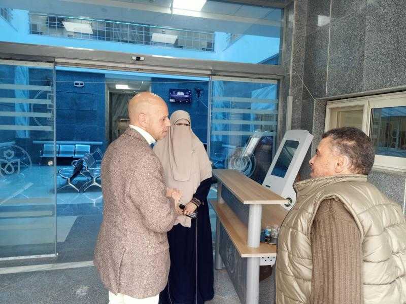 وكيل وزارة الصحة بالشرقية يتفقد سير العمل بالمجمع الطبي بسعود بالحسينية بعد تشغيله