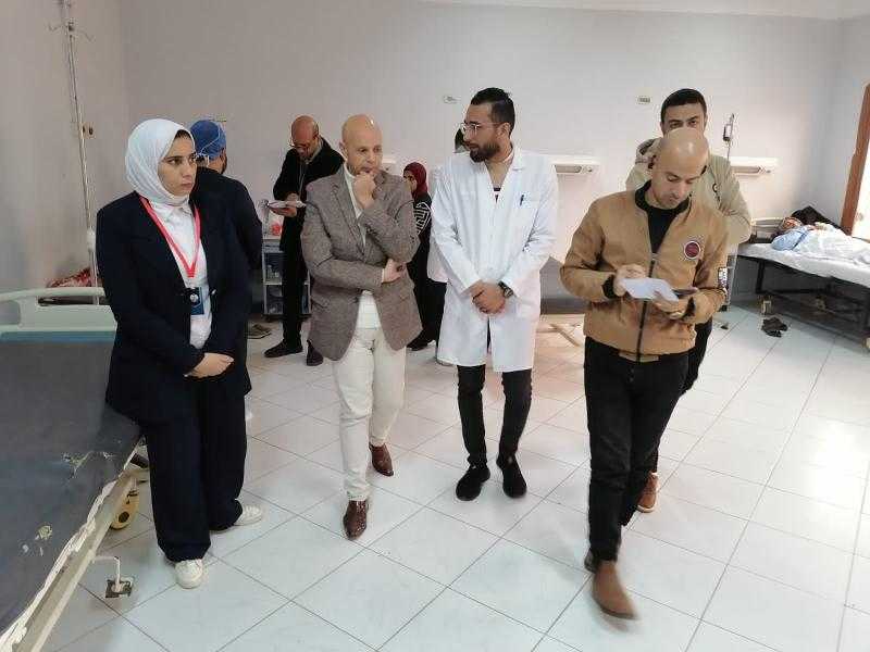 وكيل وزارة الصحة بالشرقية يتابع نقل خزان الأكسجين بالحسينية