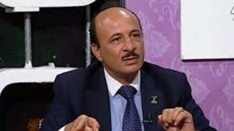 الدكتور عز الدين حسنين 