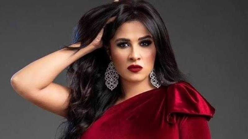 ياسمين عبد العزيز تثير قلق جمهورها بعد ظهورها باكية في فيديو