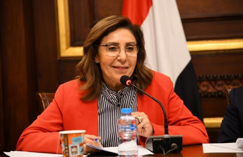 وزيرة الثقافة