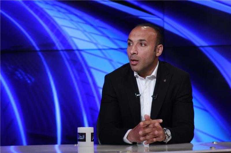 «مشوفتش العروض بتنهال عليكم».. أيمن عبد العزيز يهاجم مدرب منتخب مصر