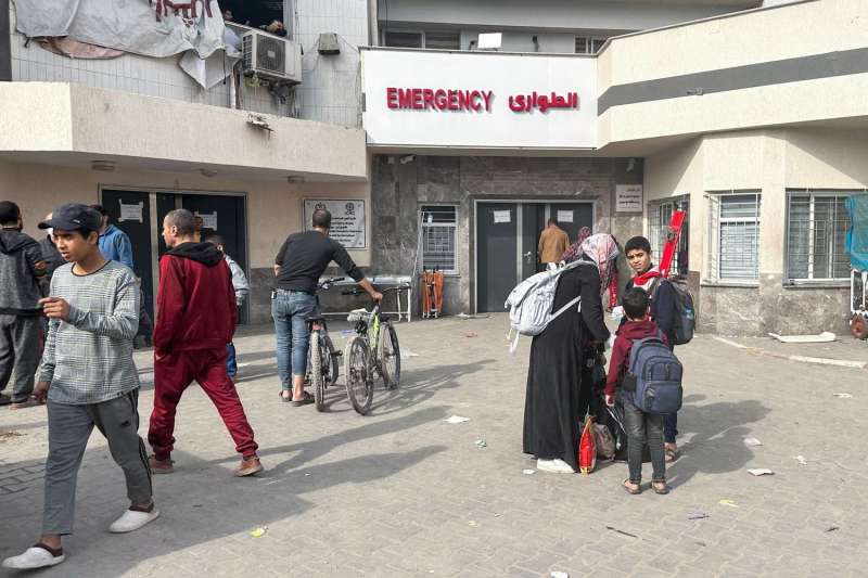 اطلاق النار على مستشفي الأمل 