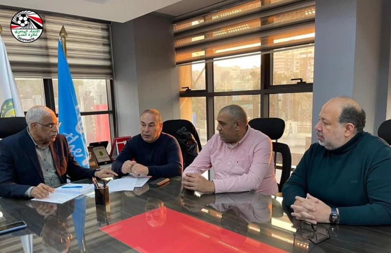 أول اجتماع تنسيقي بين مجلس إدارة اتحاد الكرة وجهاز المنتخب الجديد