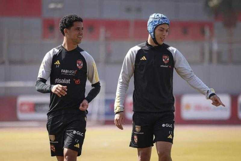 لماذا يرتدي إمام عاشور «واقي الرأس» في مران الأهلي؟