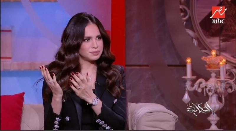 عمرو أديب لآمال ماهر: أنتِ المطربة الوحيدة اللي الجمهور قال عليها مخطوفة