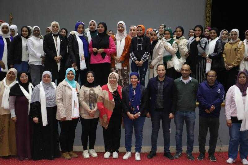 أهمية العمل الجماعي لقاء بالملتقى 15 لفتيات أهل مصر بالوادي الجديد