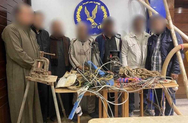 ضبط 7 أشخاص للتنقيب عن الآثار داخل منزل بالتبين