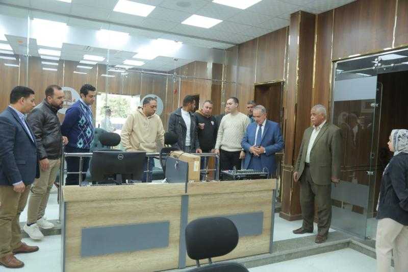 محافظ كفرالشيخ يتفقد التجهيزات النهائية لمركز سيطرة الشبكة الوطنية للطوارئ