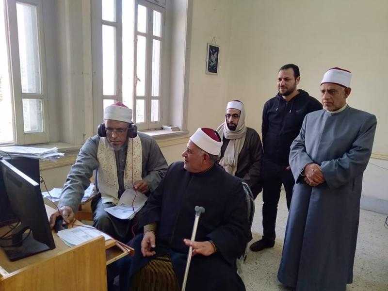 مدير شئون القرآن الكريم يتابع أعمال مسابقة الأزهر الشريف السنوية