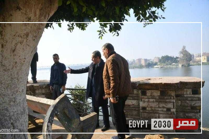 محافظ الغربية يتفقد مشروعات التطوير ويتابع توافر السلع الغذائية بكفر الزيات