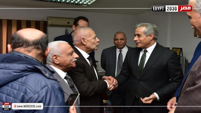 حسن شحاتة وزير العمل
