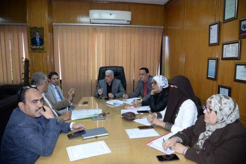 أنيس يبحث عددًا من الموضوعات الخاصة بشركة الإسماعيلية الوطنية للاستثمارات العقارية