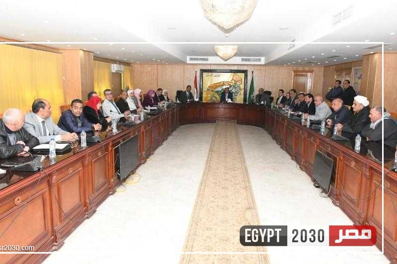 محافظ الفيوم يتابع جهود إعادة التوازن البيئي وتجهيزات إنزال زريعة أسماك لبحيرة قارون