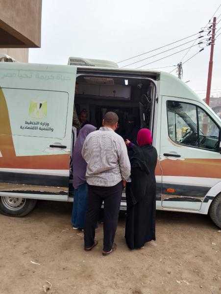 استمرار تشغيل سيارات الخدمات التكنولوجية المتنقلة بقرى دمنهور