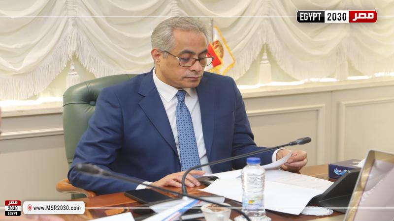 حسن شحاتة وزير العمل