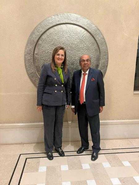 وزيرة التخطيط تبحث فرص الاستثمار مع رئيس مجلس إدارة مجموعة ”هندوجا” الهندية